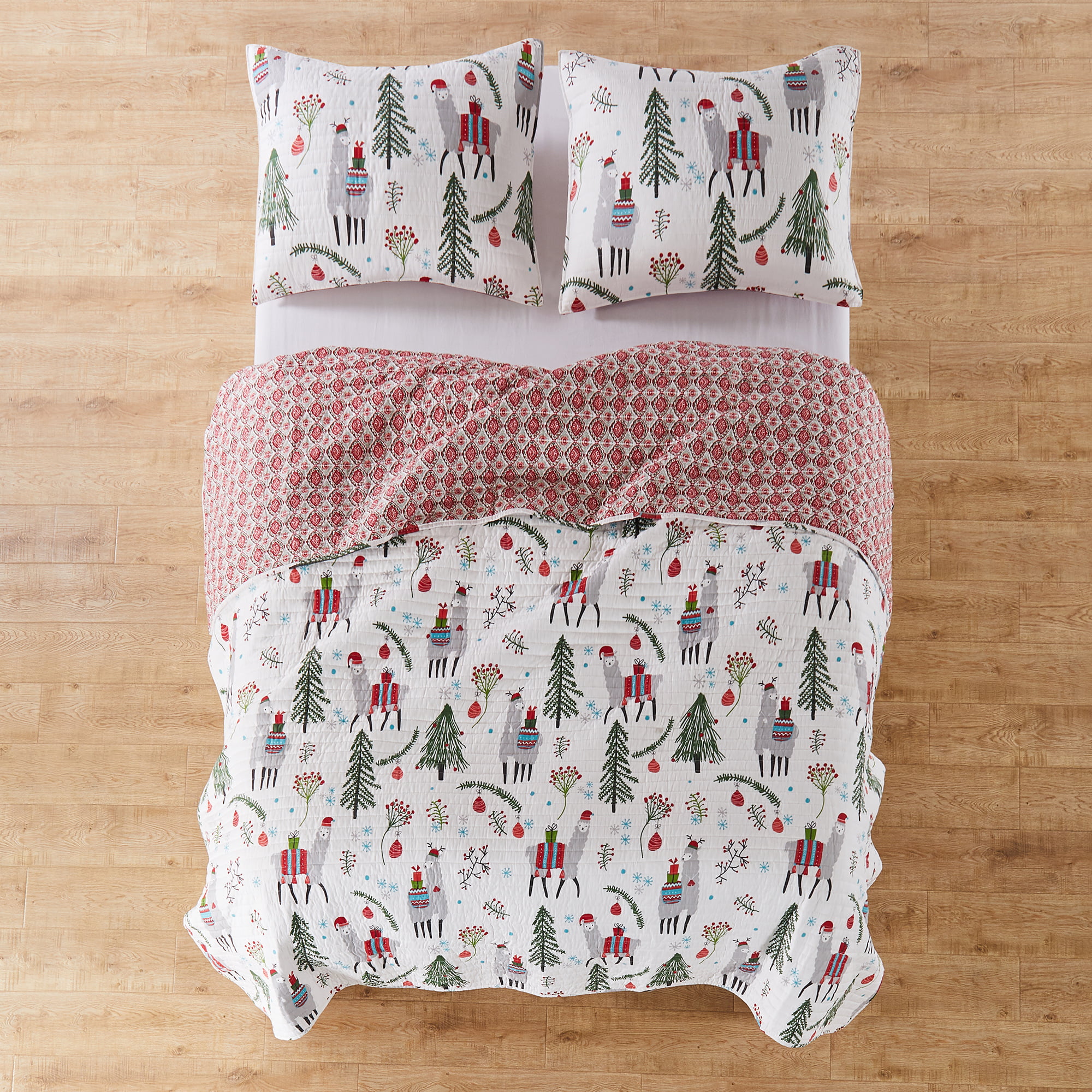 Merry & Bright by Levtex Home - Fa La La Llama Quilt Set - King Quilt  (106x92in.) + Two King Pillow Sham (20x36in.) - Red, Green, Grey, Blue, and  White - Reversible - Polyester Blend