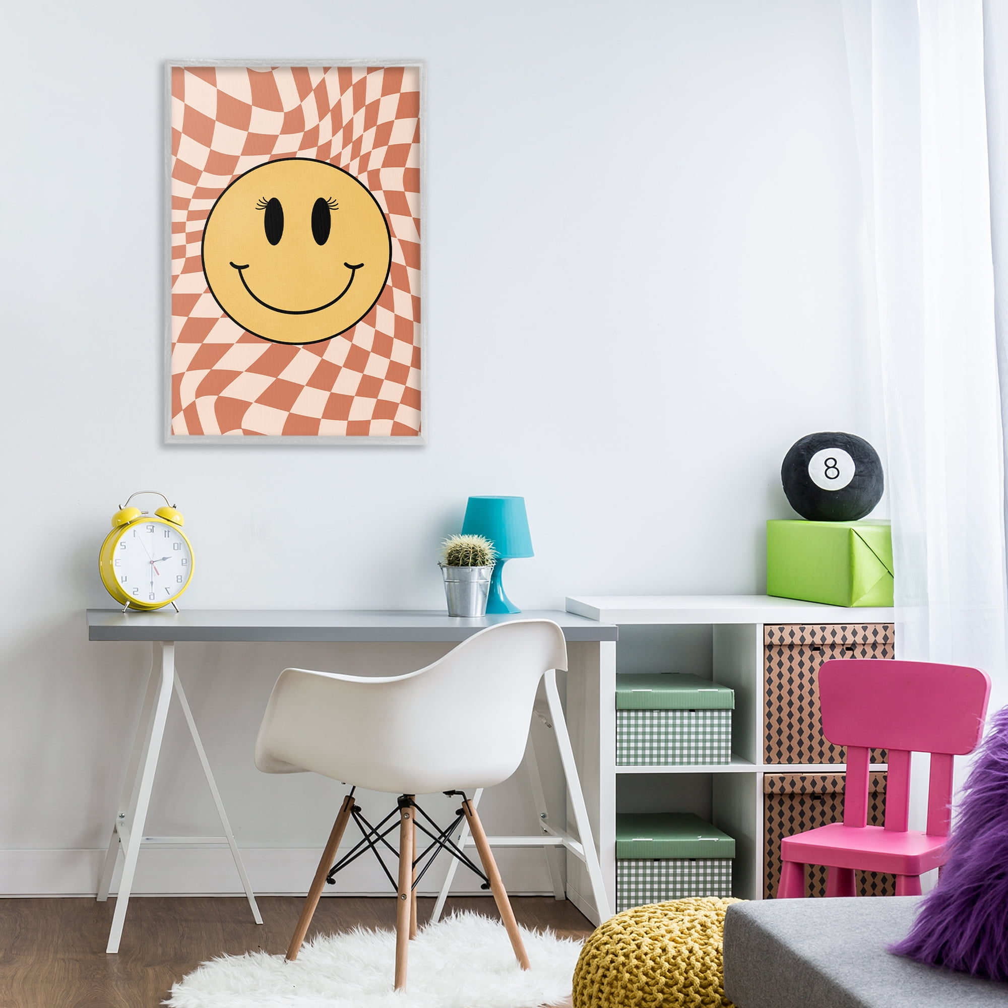 Stupell Industries Wavy Checkered Smiley Novelty Painting Gray Framed Art Print Wall Art, 20 x 30
