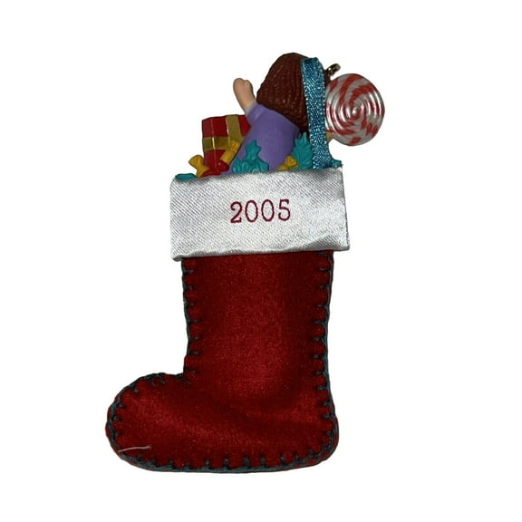 2005 Granddaughter (Family) Hallmark Keepsake Christmas Tree Ornament - QXG4692