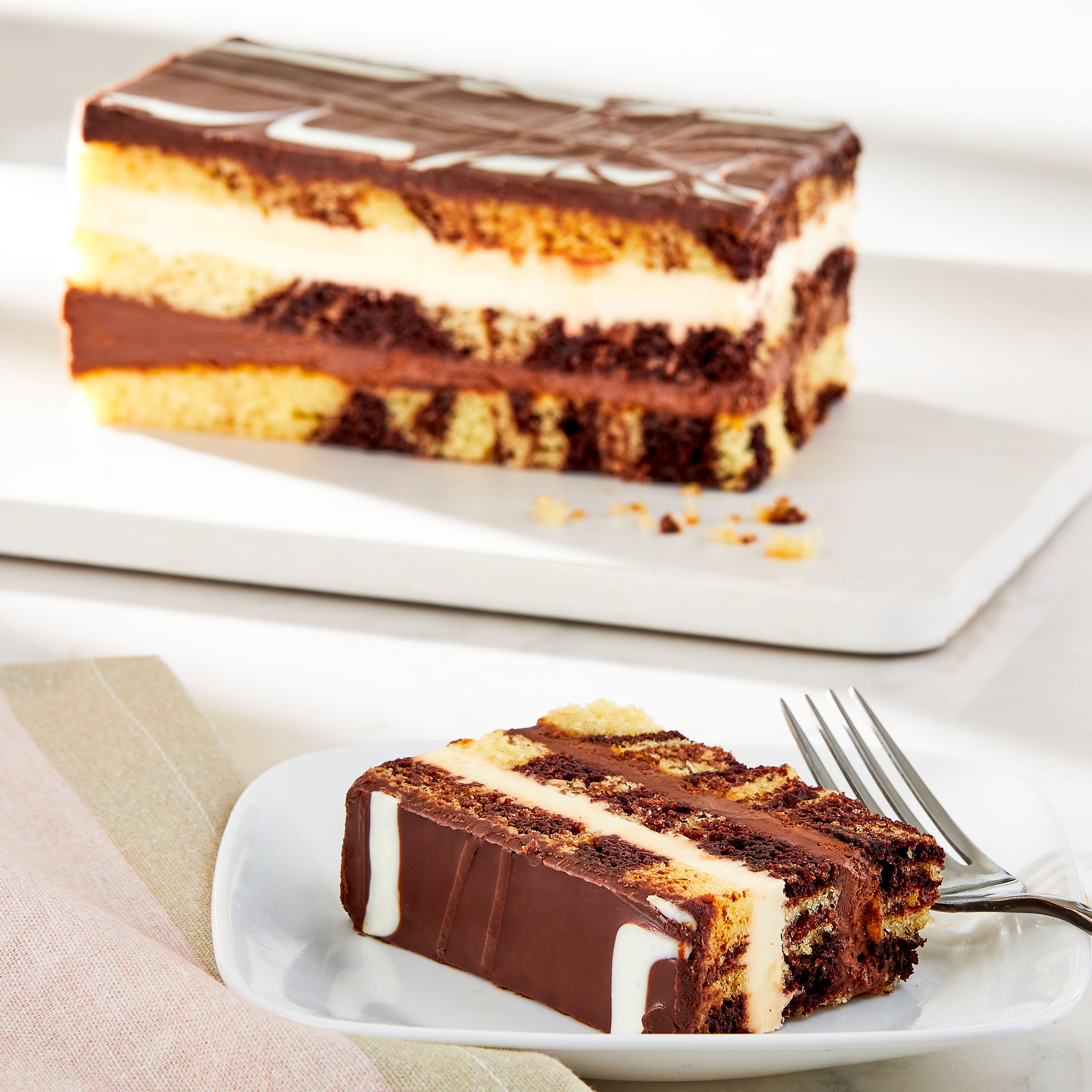 Marketside Tuxedo Marble Bar Cake with Chocolate Ganache, 27 oz (Refrigerated)