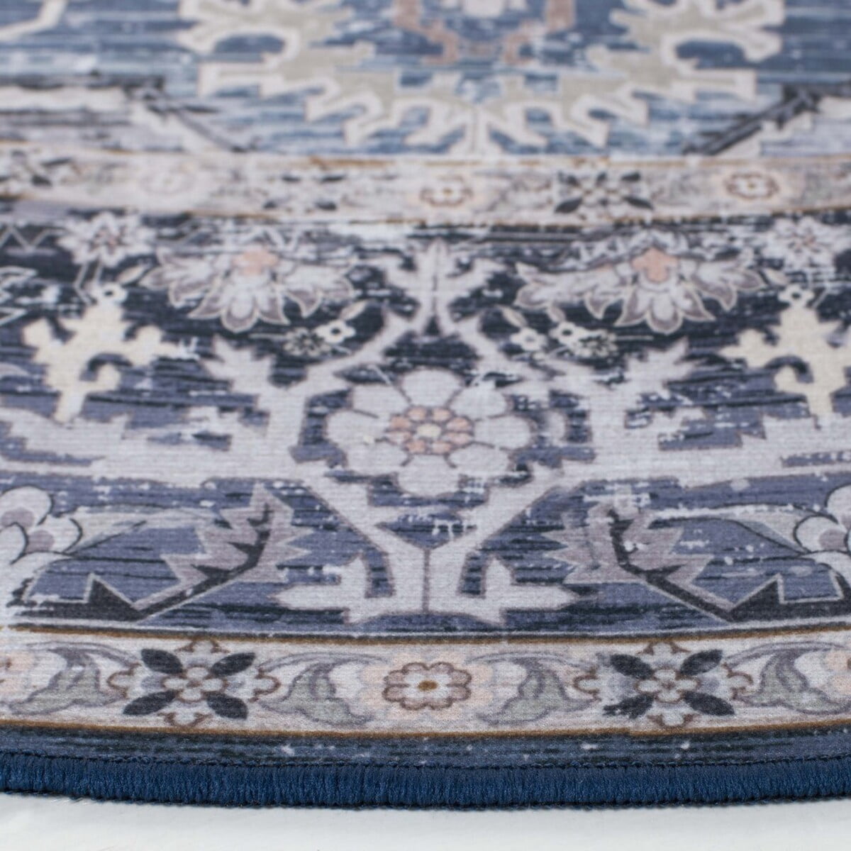 SAFAVIEH Tucson Beulah Traditional Machine Washable Area Rug, 6' x 6' Round, Blue/Charcoal