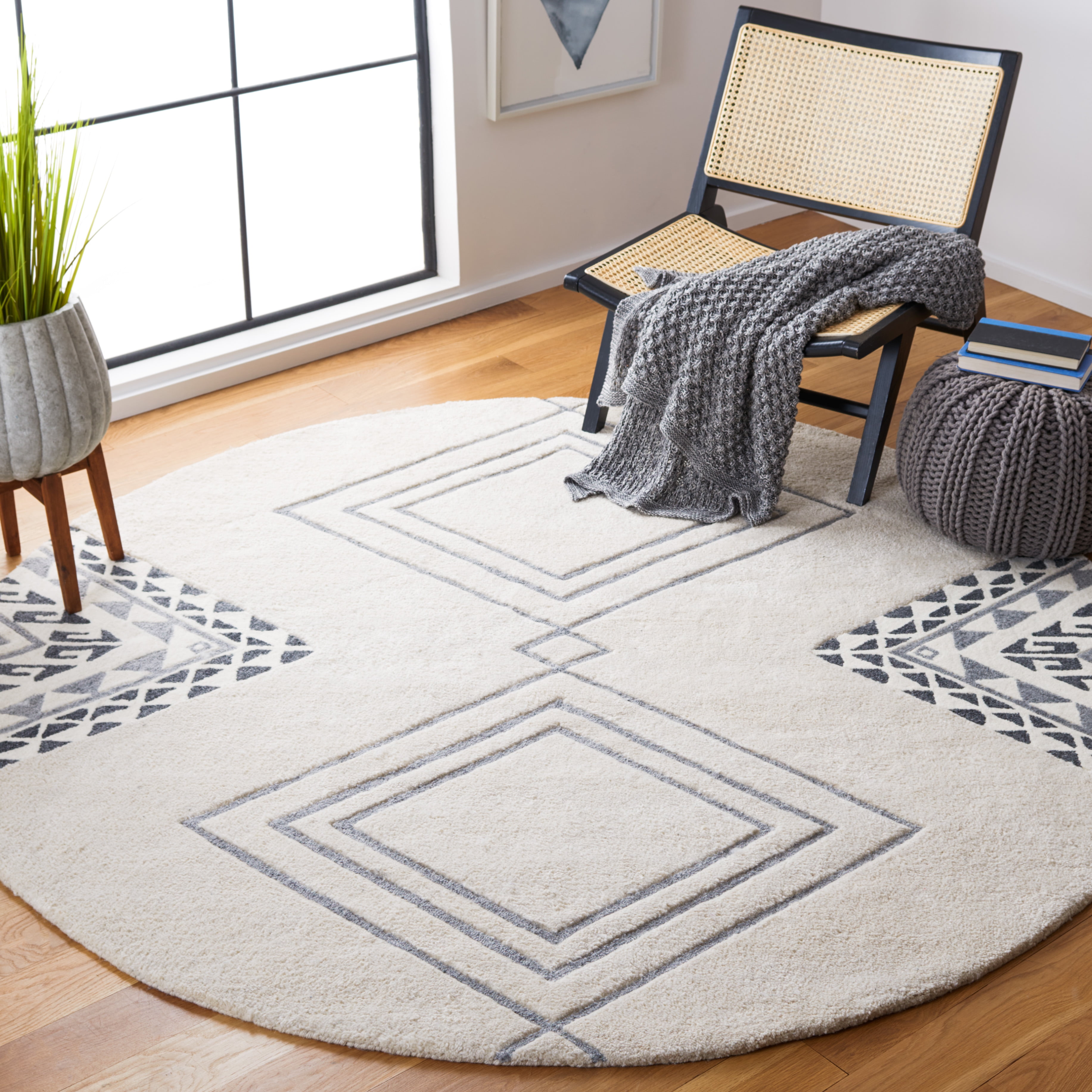 SAFAVIEH Casablanca Jannine Geometric Shag Area Rug, Ivory/Grey, 7' x 7' Round