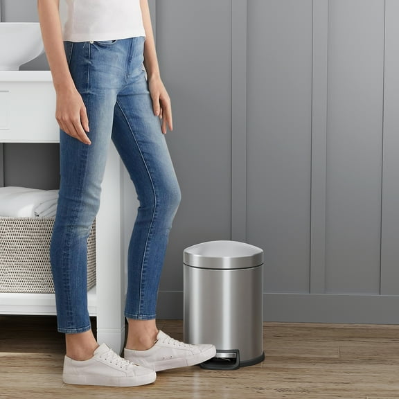 Innovaze 1.3 Gallon/5L Trash Can, Stainless Steel Bathroom Step-on Wastebasket with Lid, Silver