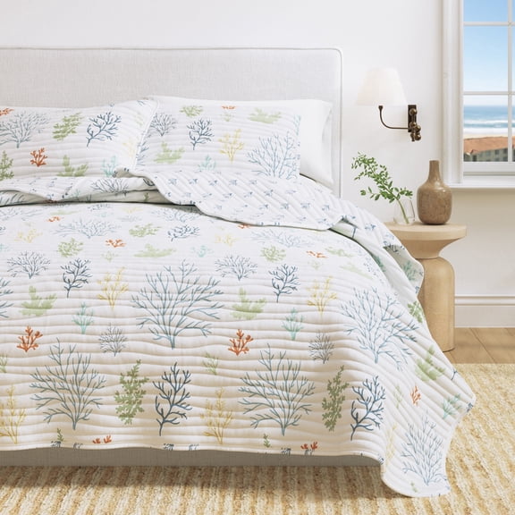 Coastal Quilt Set - Lightweight, Soft, All-Season - 2-Piece Coral Reversible Bedding Set (Twin / Twin XL, Pastel Coral)