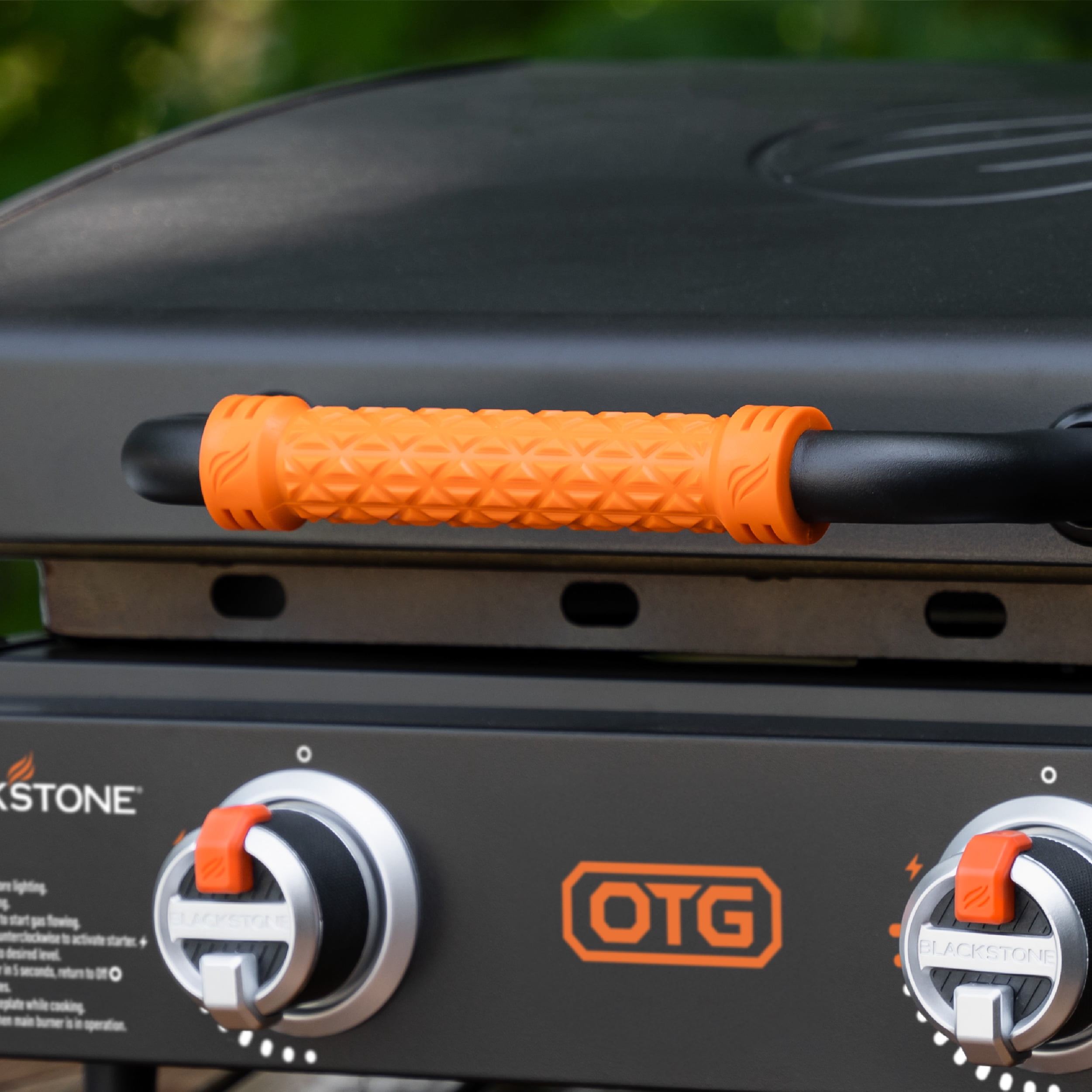 Blackstone OTG 2-Burner 22" Propane Omnivore Tabletop Griddle with Hood