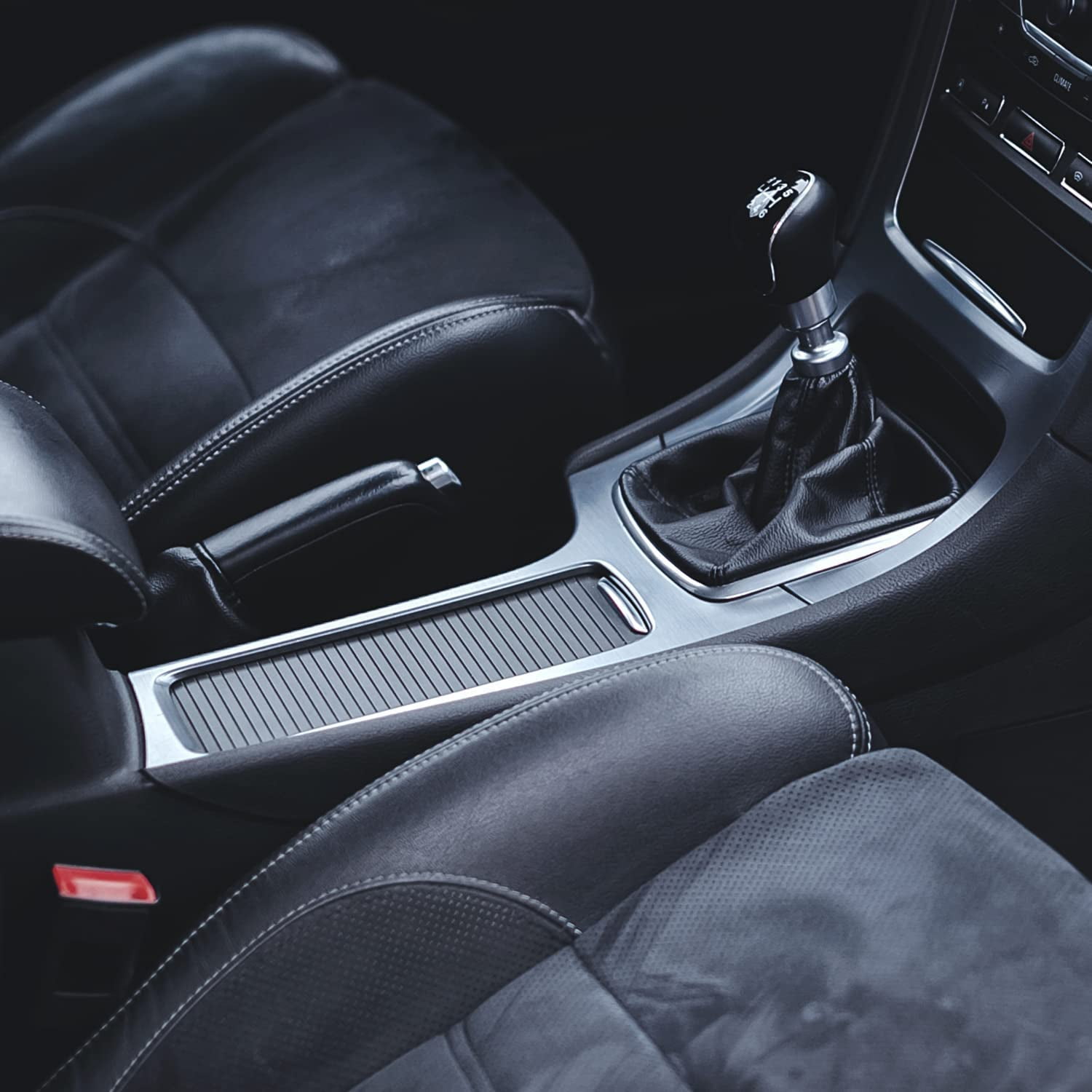 Mothers VLR for cleaning interior leather
