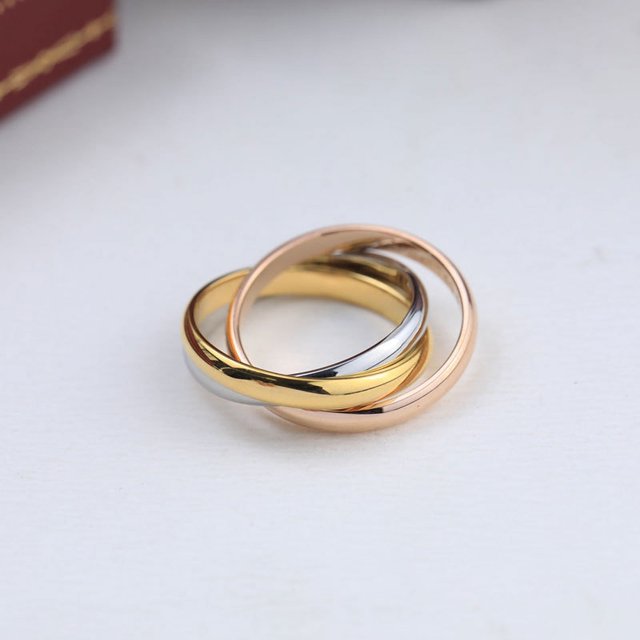 Anillo de tres colores de tres anillos de alta calidad con incrustaciones de diamantes en oro v Diseño de moda europeo y americano Anillo de tres anillos con incrustaciones de diamantes