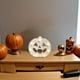 thumbnail image 4 of Adorno de Halloween con forma de calabaza de madera, murciélagos, estrella, luz LED, 4 of 5