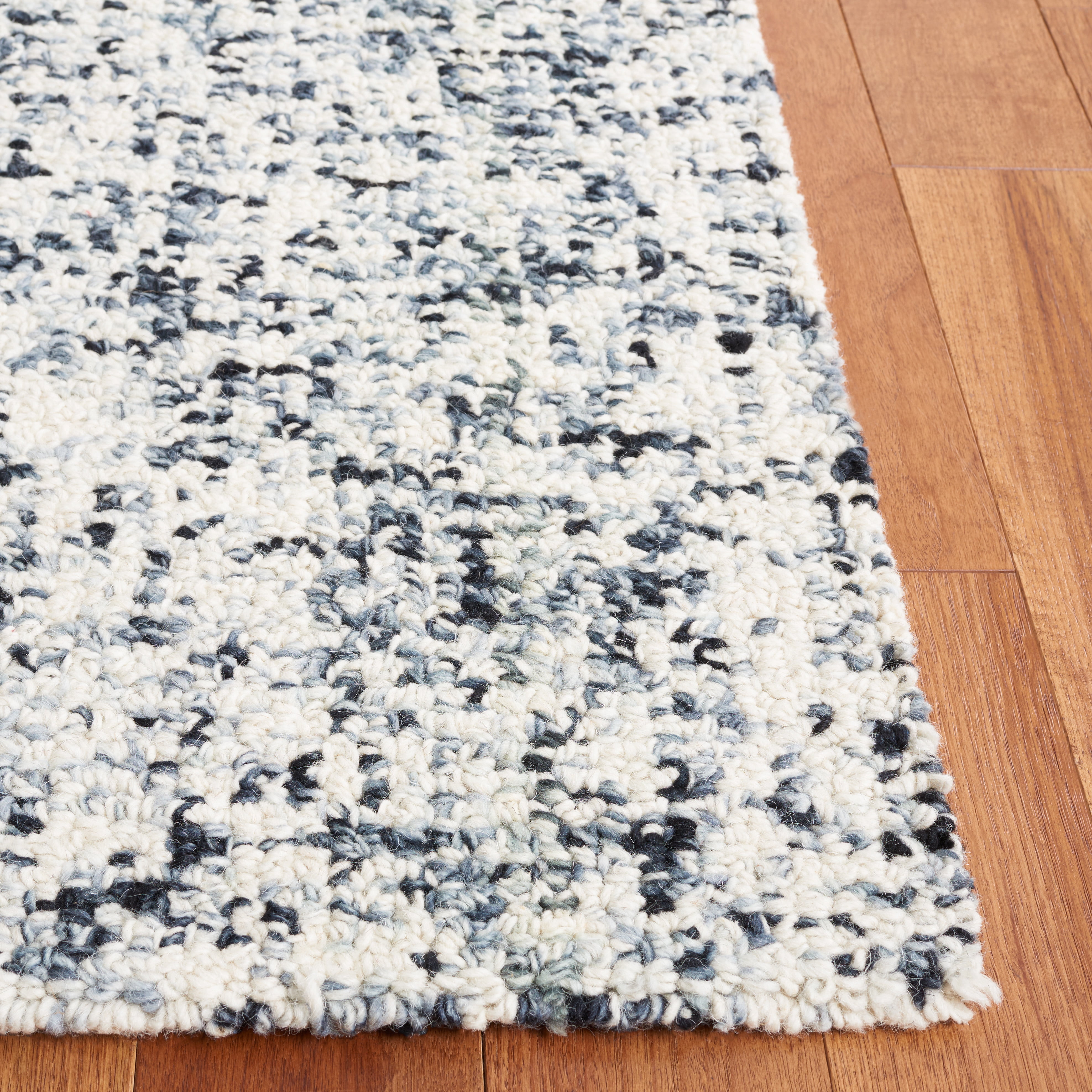 SAFAVIEH Abstract Ethelyn Solid Area Rug, Black/Ivory, 5' x 8'