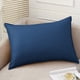 thumbnail image 1 of Funda de almohada rectangular impermeable para exteriores – Protector de cojín moderno y liso para muebles de patio, jardín y piscina., 1 of 6