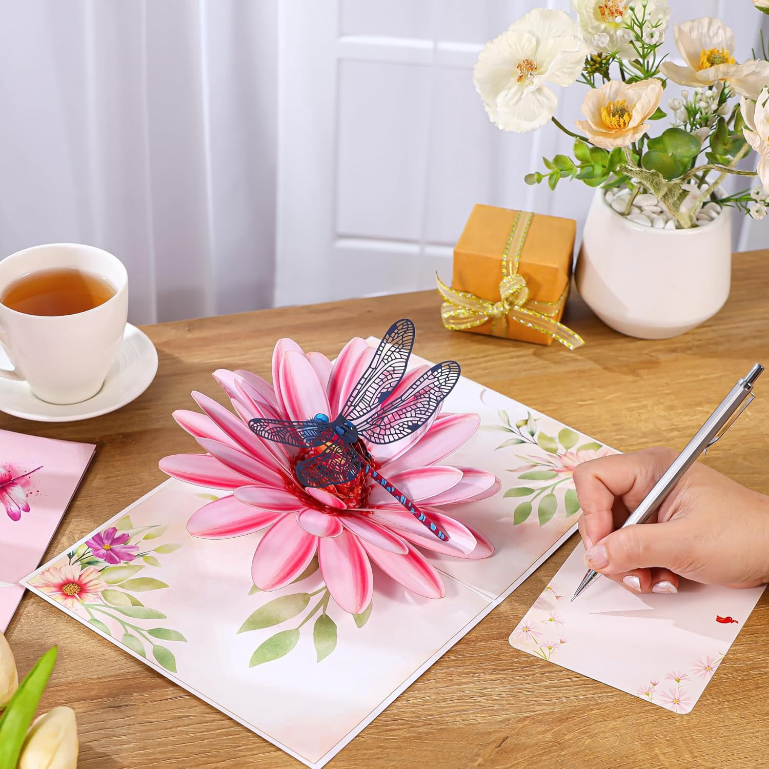 Pop Up Mothers Day Cards, Dragonfly&Gerbera Daisies Flower 3D Birthday Card for Women, Mom; Gift for Birthday, Mother’s Day, Valentines, Thank You,All Occasion for Her, Wife, Grandma, Sister, Dau