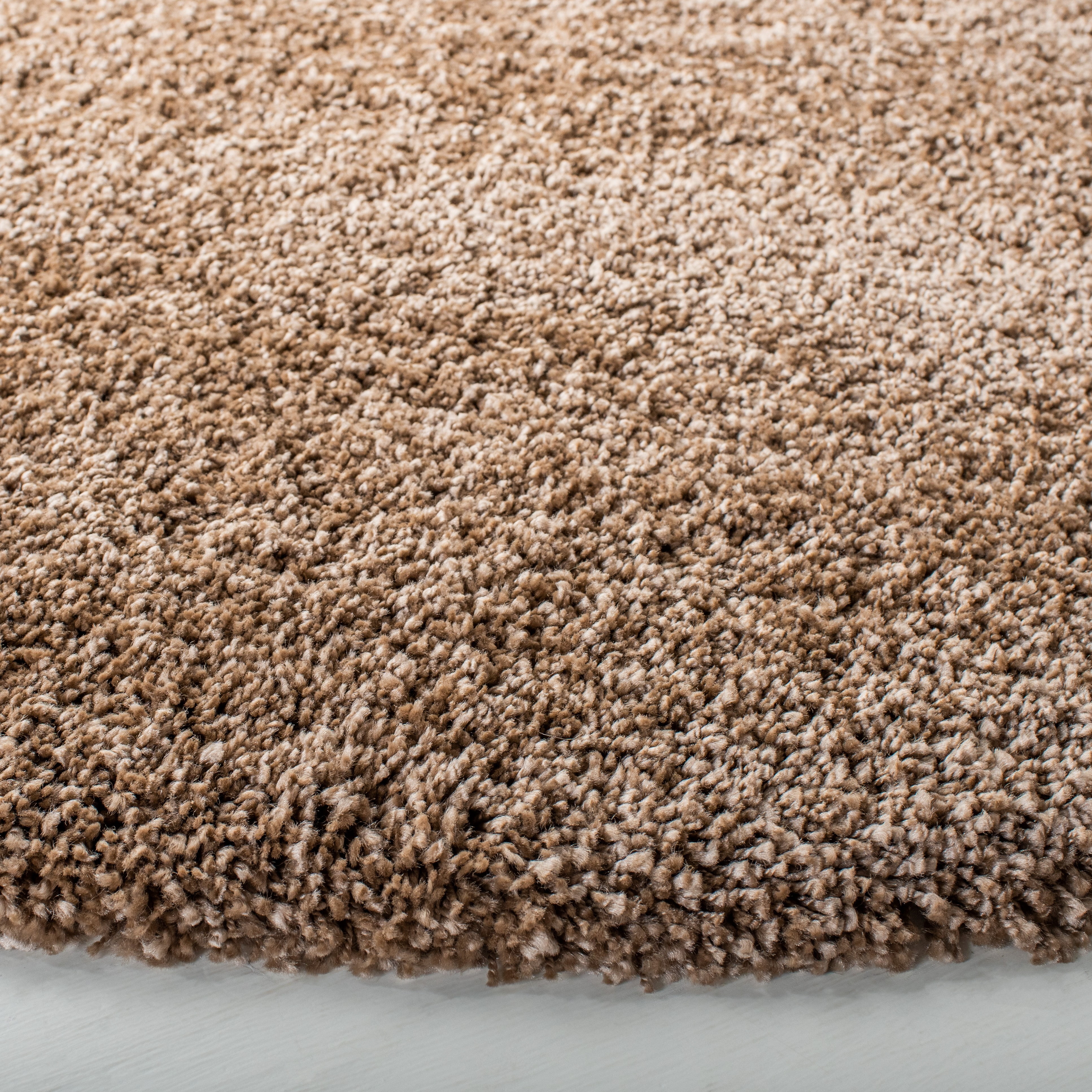 SAFAVIEH Milan Harlow Solid Plush Shag Area Rug, Dark Beige, 3' x 3' Round - Modern Design, Dark Beig, Non-Shedding & Easy Cleaning, Ultra Plush Thick Pile, Ideal for Living Room, Bedroom