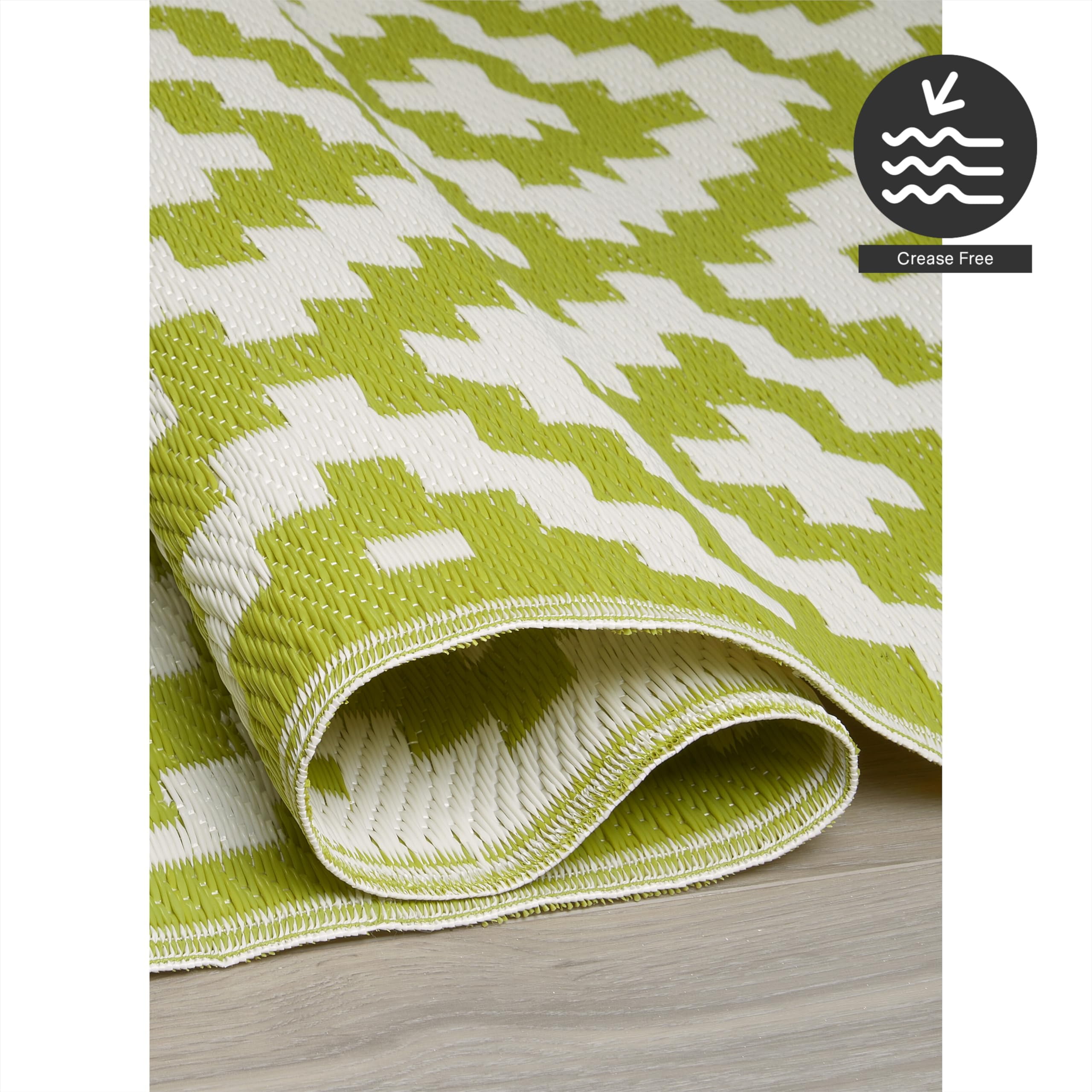 FH Home Outdoor Rug - Waterproof, Fade Resistant, Crease-Free - Premium Recycled Plastic - Geometric - Patio, Deck, Porch, Balcony, Laundry Room - Aztec - Green & White - 4 x 6 ft