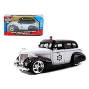 1939 Chevrolet Master Deluxe Police 1/24 Diecast Model Car by Jada