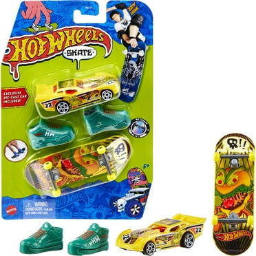 Hot Wheels Skate Tony Hawk Collector Set, Fingerboard, Pair of Skate Shoes & Car (Styles May Vary)