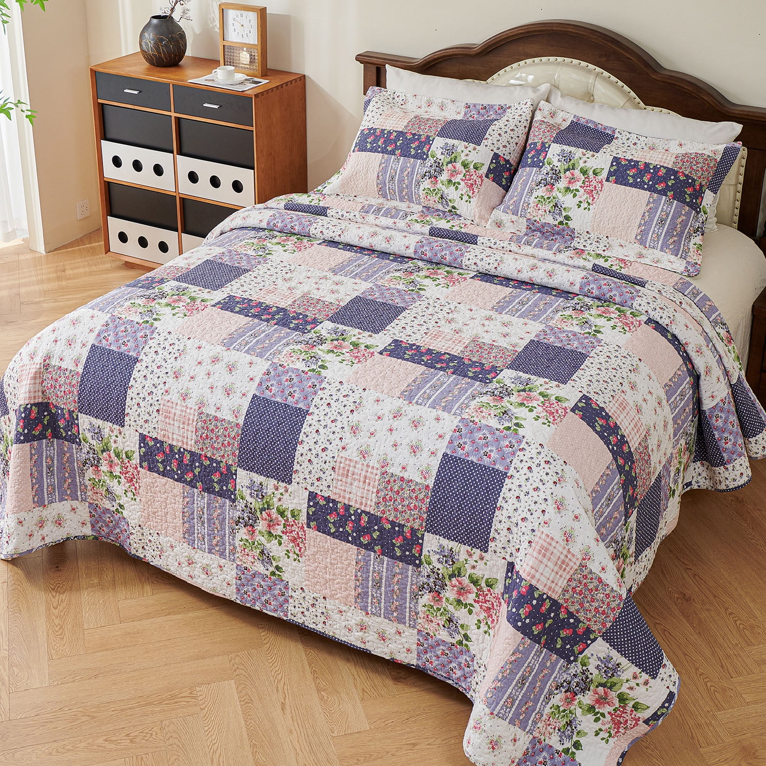 Evenhug Quilts 3-Piece Square Multi-Color Floral Patchwork King Quilt Set With 2 Shams
