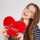 thumbnail image 5 of Cojín con forma de corazón para decorar el sofá | Cojín suave y afelpado para abrazar | Cojín decorativo para el hogar en San Valentín, ideal para el dormitorio y la sala de estar., 5 of 5