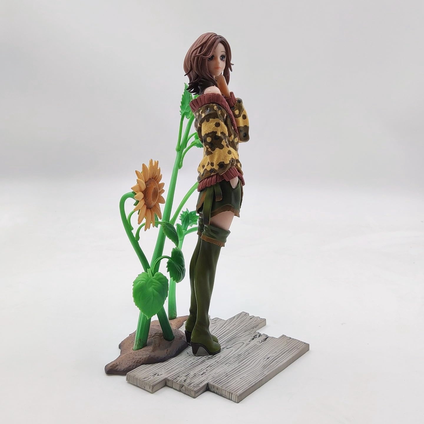 Oosaki Nana Figure Komatsu Nana, Standing Sunflower RoseAction Figure 24cm/9.4inch Anime Character Statue, Green