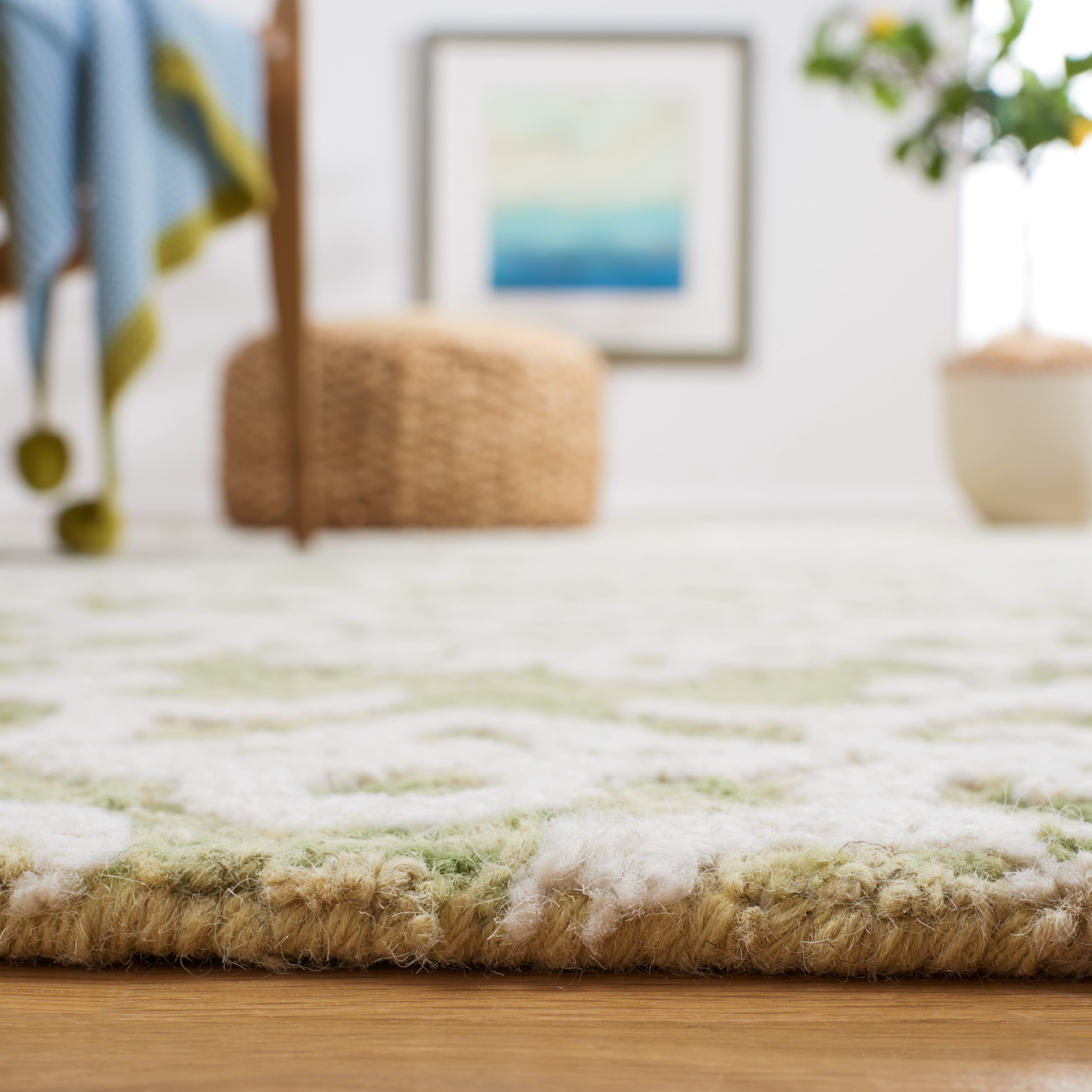 SAFAVIEH Blossom Cletus Damask Runner Rug, Light Green/Ivory, 2'3" x 8'
