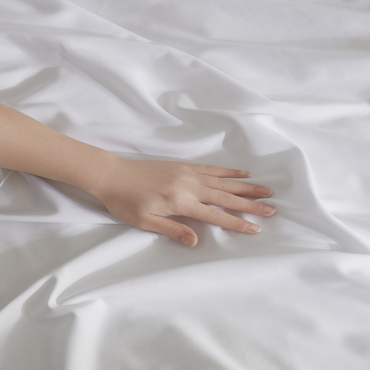 Virtu 3pc Duvet Cover Set, Luxury Microfiber Bedding Set Queen with Pillow Shams, White