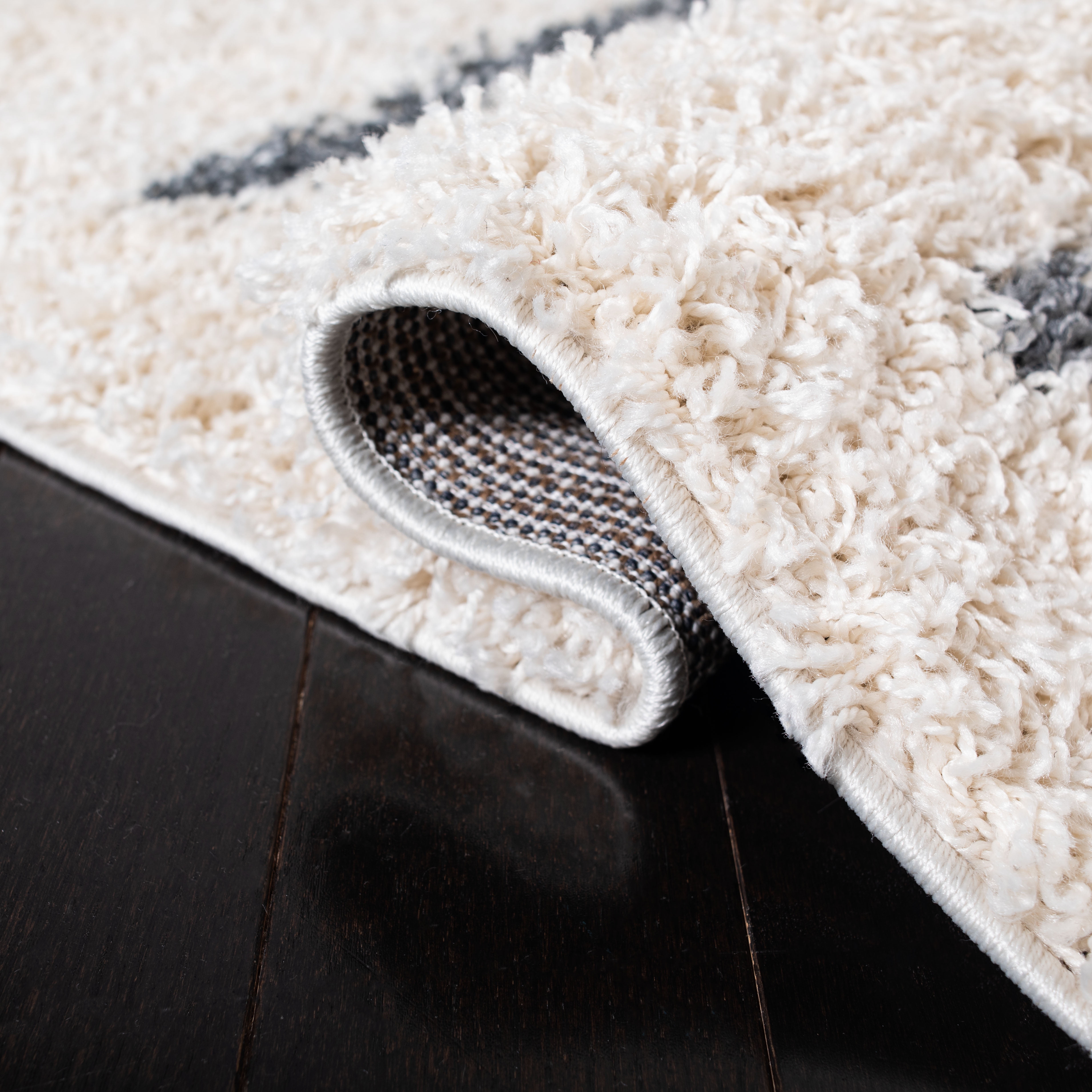 SAFAVIEH Venus Anuki Striped Shag Area Rug, Ivory/Dark Grey, 5'3" x 7'6"