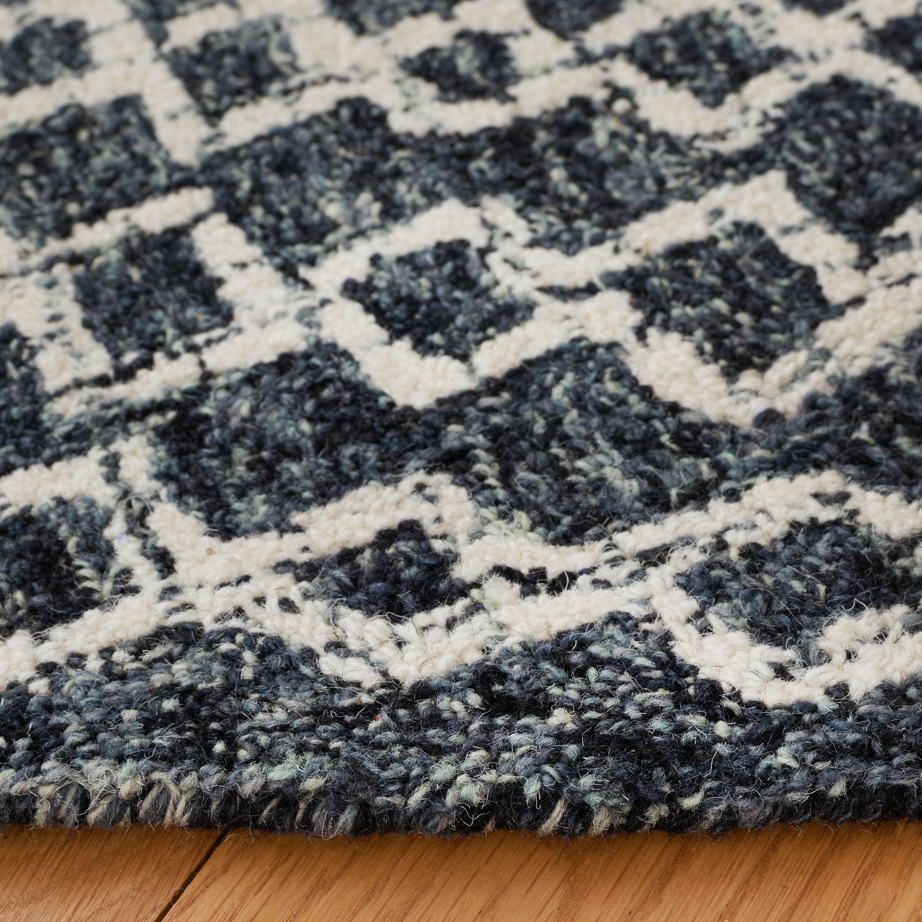 SAFAVIEH Abstract Ryder Abstract Wool Area Rug, Ivory/Navy, 6' x 6' Round