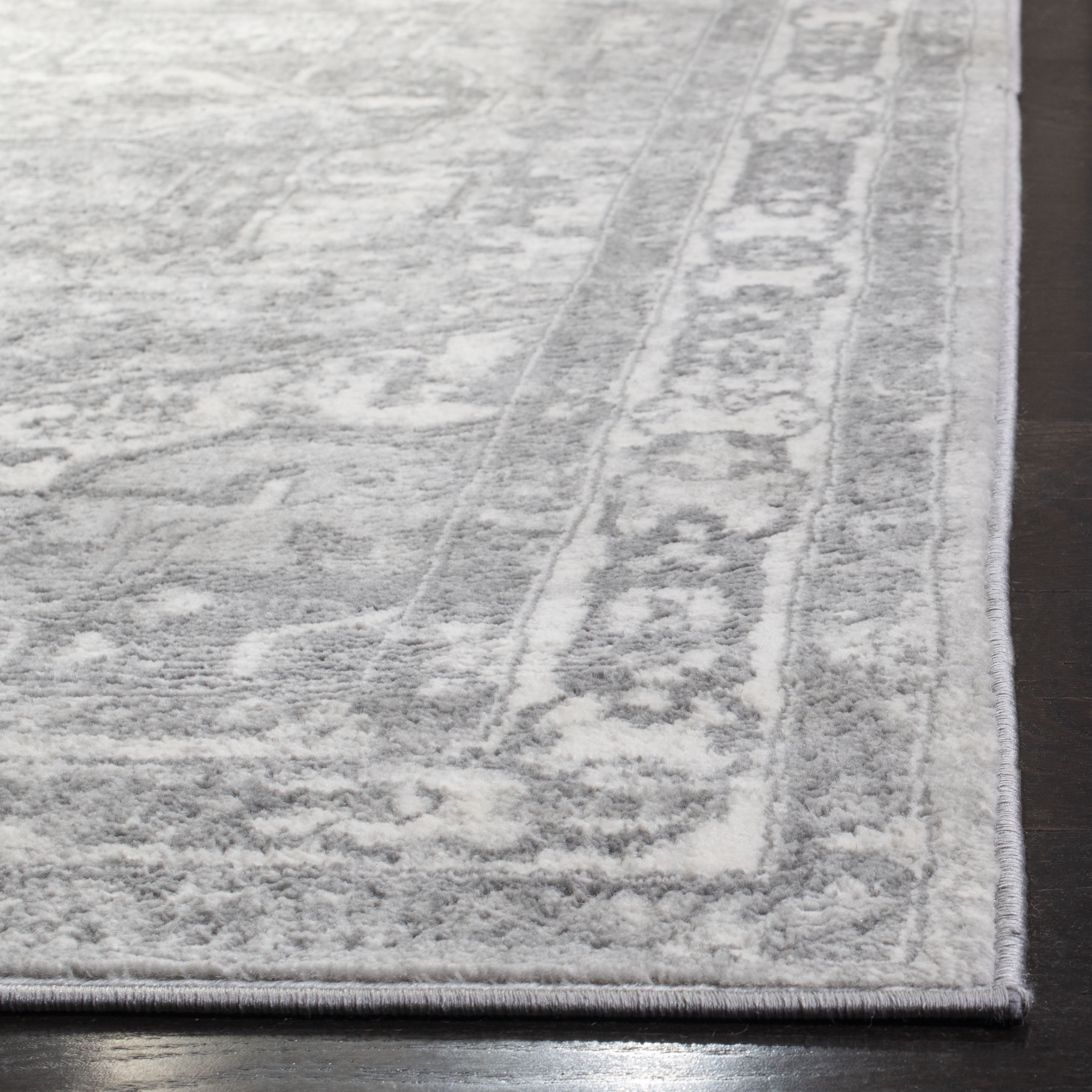 SAFAVIEH Brentwood Ezra Oriental Area Rug, Cream/Gray, 6' x 9'