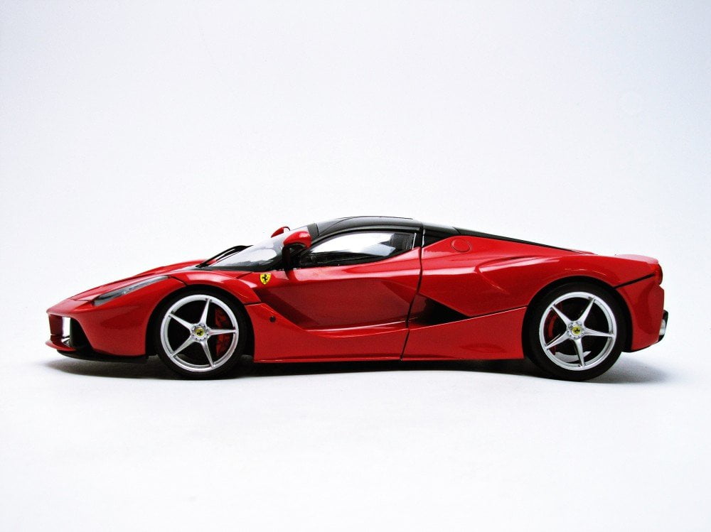 Hot wheels Ferrari Laferrari F70 Hybrid Red 1/18 Diecast Car Model
