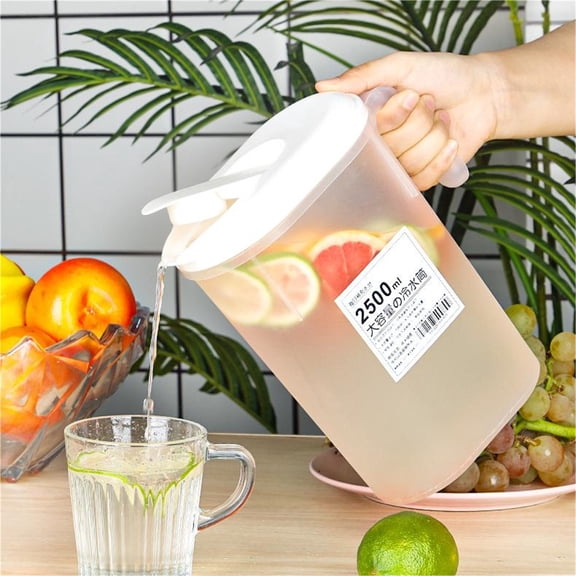 Holloyiver Plastic Pitcher with Lid, 86OZ/2.5L Fridge Door Water Jug with Handle, Clear Square Mix Drinks Juice Container, Unbreakable Drinking Jug for Tea, Iced and Hot Drinks, BPA Free
