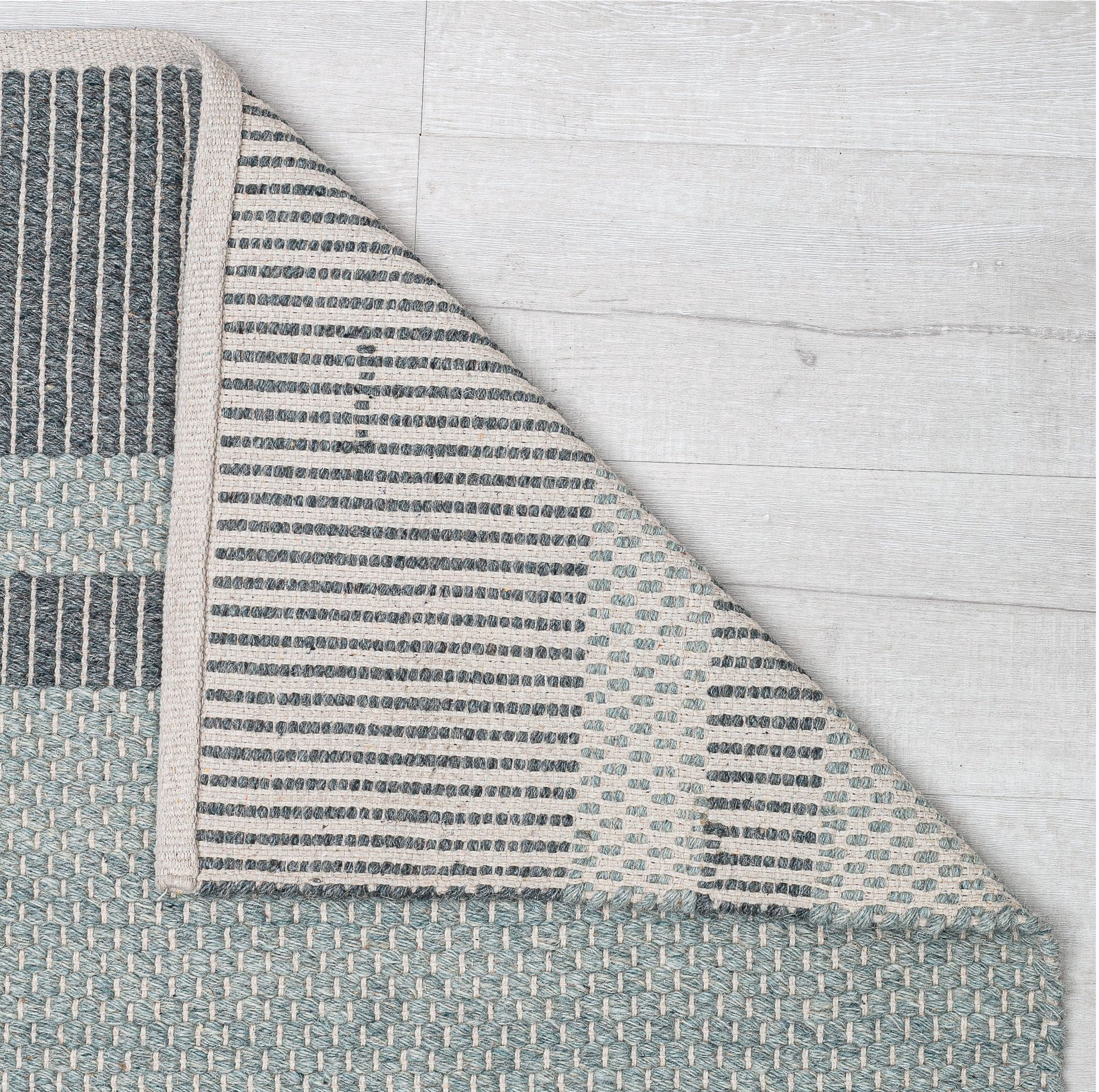 Rugs America Daphina DN10B Bark Border Farmhouse Green Area Rug, 5’0”x7’0”