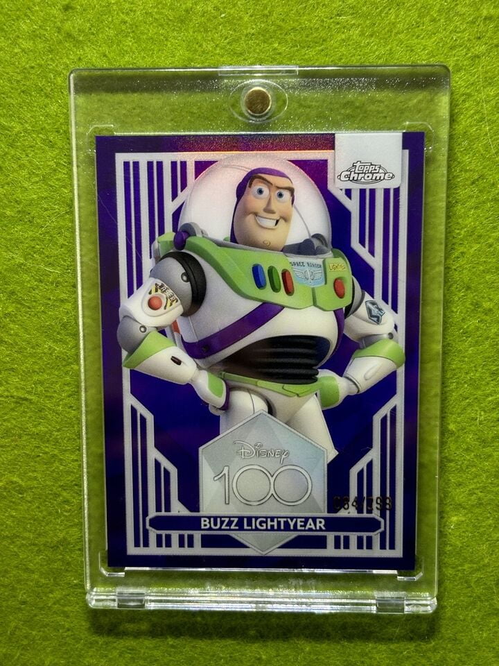 Buzz LightYear DISNEY 100 PURPLE REFRACTOR #/299 ToyStory CARD