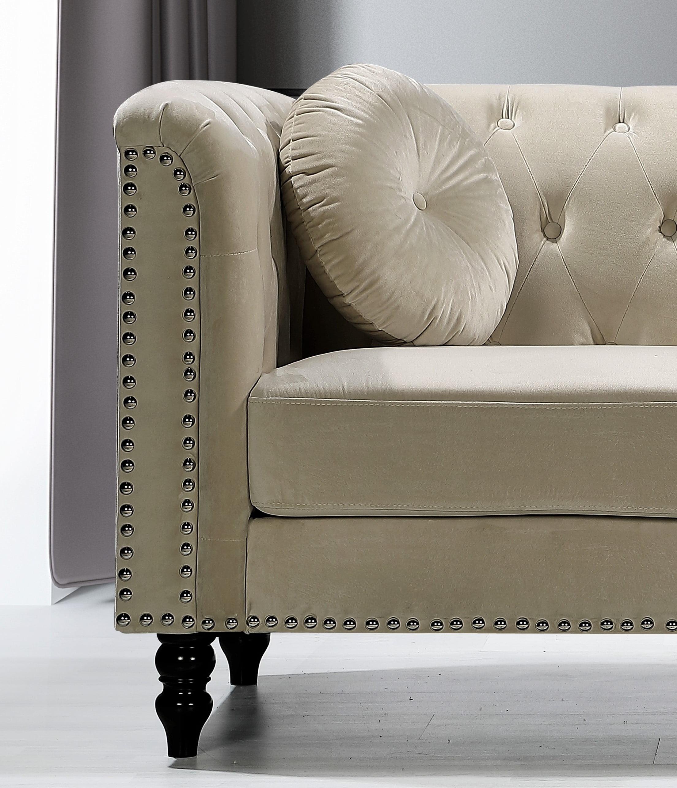 Uspridefurniture Lueck 64.2'' Velvet Rolled Arm Chesterfield Loveseat,Cream