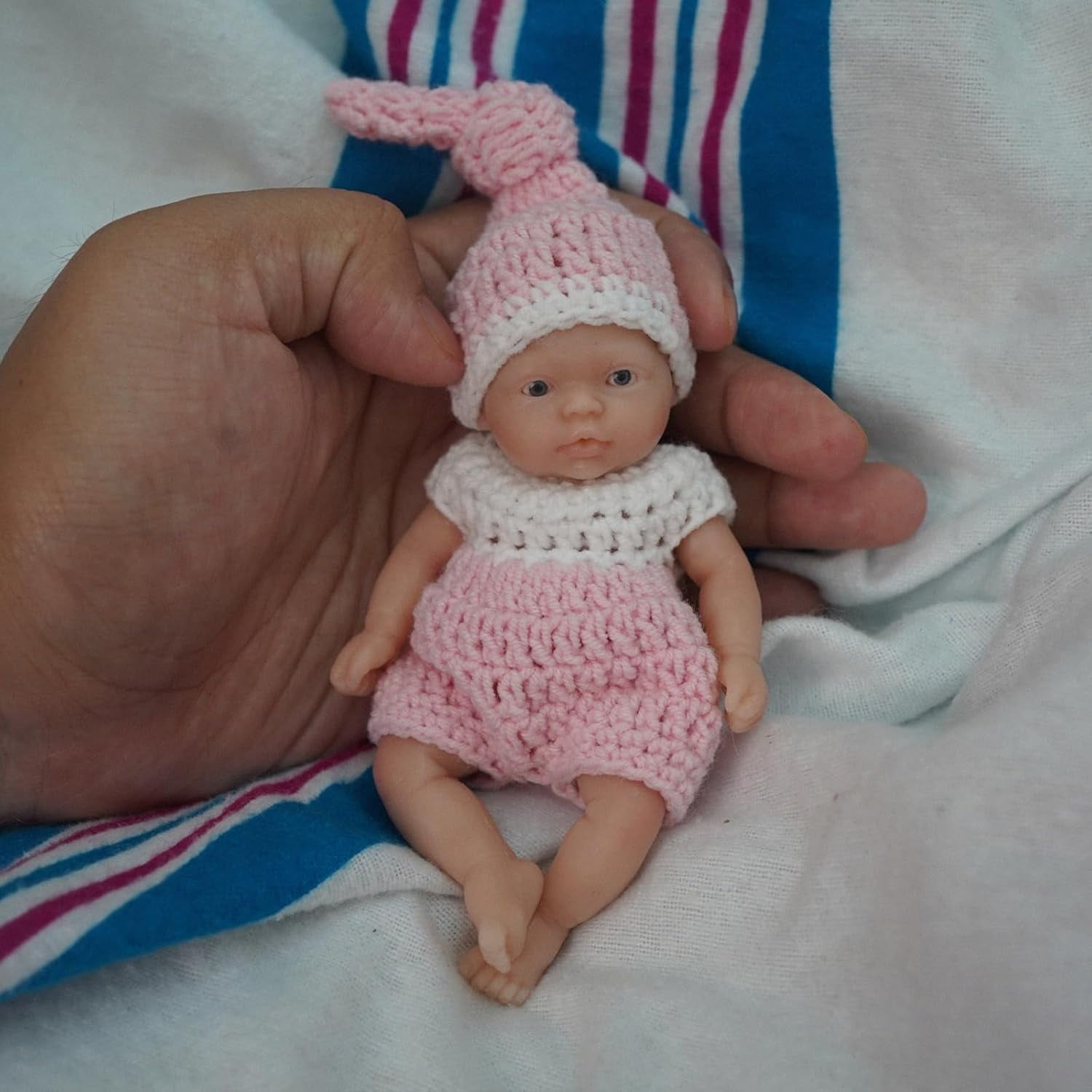 13cm Realistic Micro Preemie Doll - 4.5" Open-Eyes Silicone Reborn Baby, Ultra-Lifelike Mini Newborn Collectible (Style 3)
