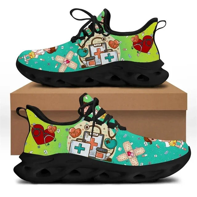 Zapatillas blancas de enfermería para mujer, con estampado de dibujos animados de enfermera y doctor, ligeras, con cordones, para deportes al aire libre y correr.