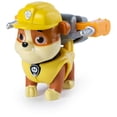 thumbnail image 4 of Figura de Rubble de Paw Patrol con 2 Uniformes para Colocar, 4 of 5