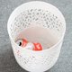 thumbnail image 2 of basura 1 pieza de plástico sin tapa caja de papel de desecho patrón de círculo hueco cubo de basura pequeño de plástico cubo de basura de baño caja de papel de desecho de baño Zhivalor XZB-0059, 2 of 2