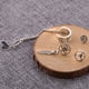 thumbnail image 5 of Pendientes para mujer, regalos para mujer, conjunto de pendientes colgantes con clip para las orejas, joyería de moda., 5 of 5