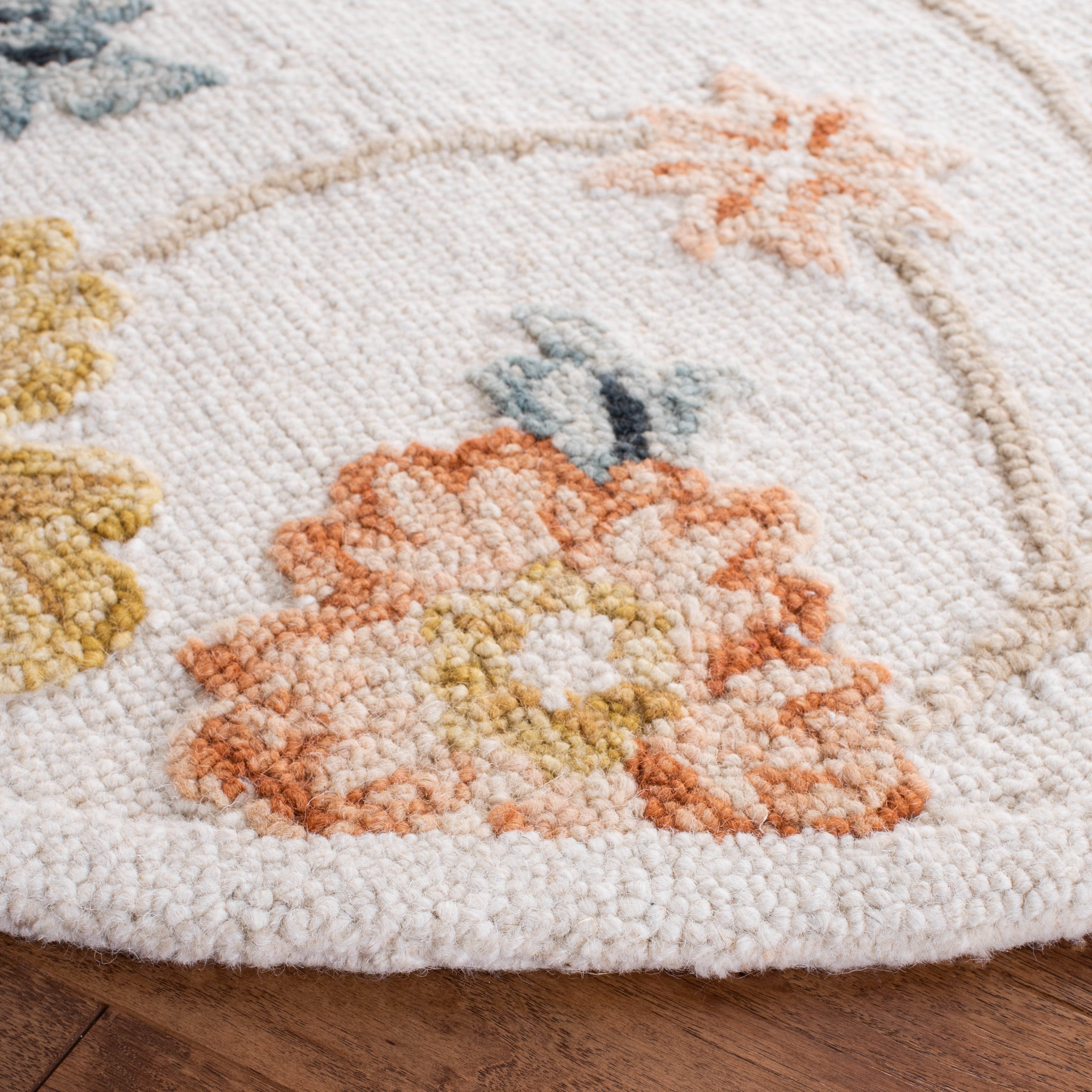 SAFAVIEH Metro Naira Floral Area Rug, Ivory/Grey, 6' x 6' Round