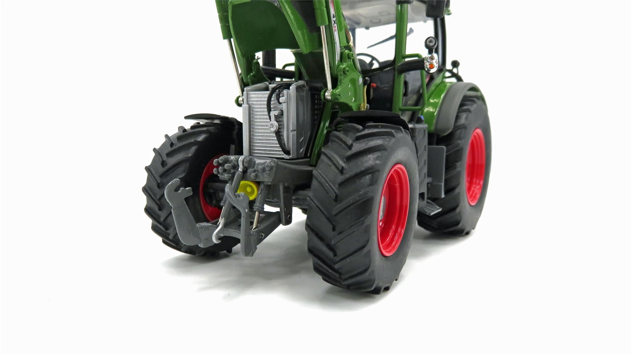 Universal Hobbies Fendt 516 Vario with 4X80 CargoProfi