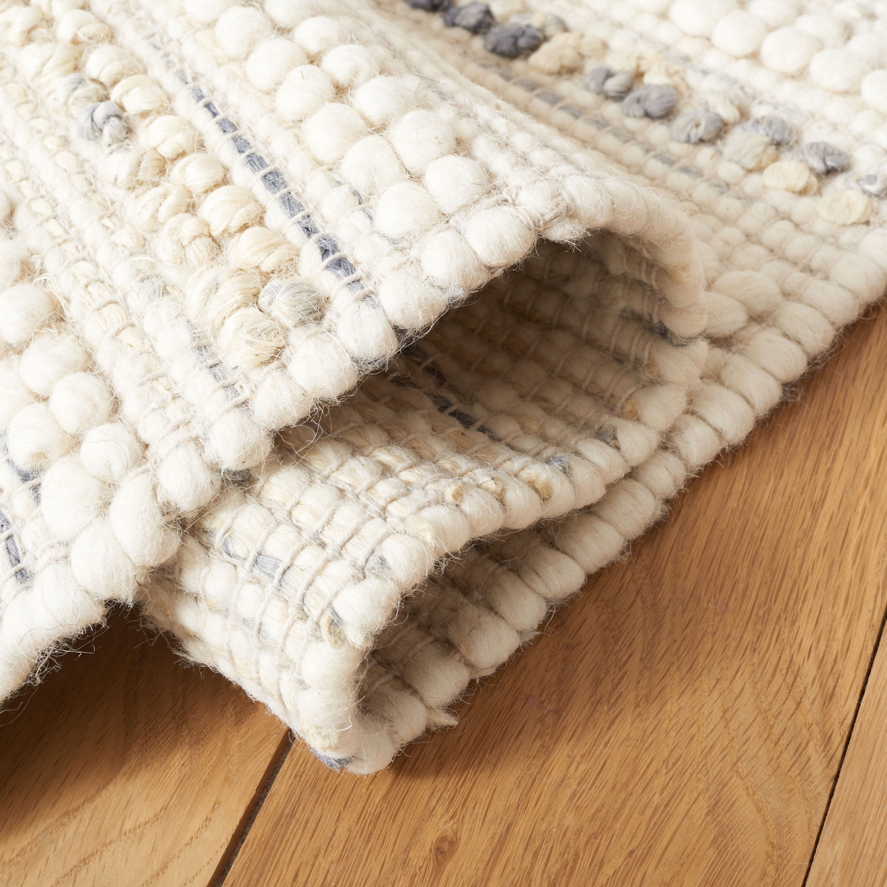 SAFAVIEH Natura Chloe Southwestern Area Rug, Ivory/Grey, 6' x 6' Square