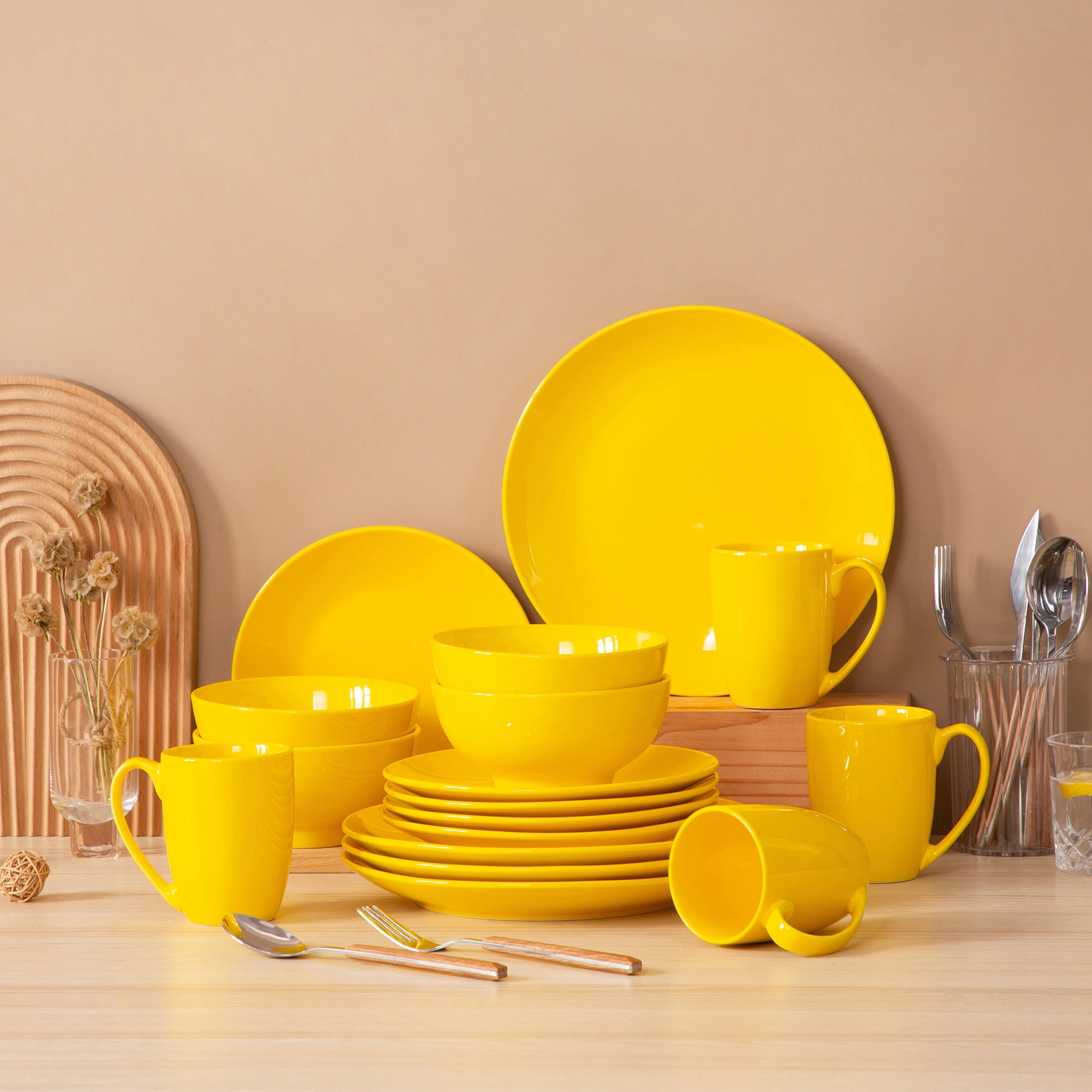 LOVECASA, Series Sweet, 16Piece Porcelain Dinnerware Set, Yellow