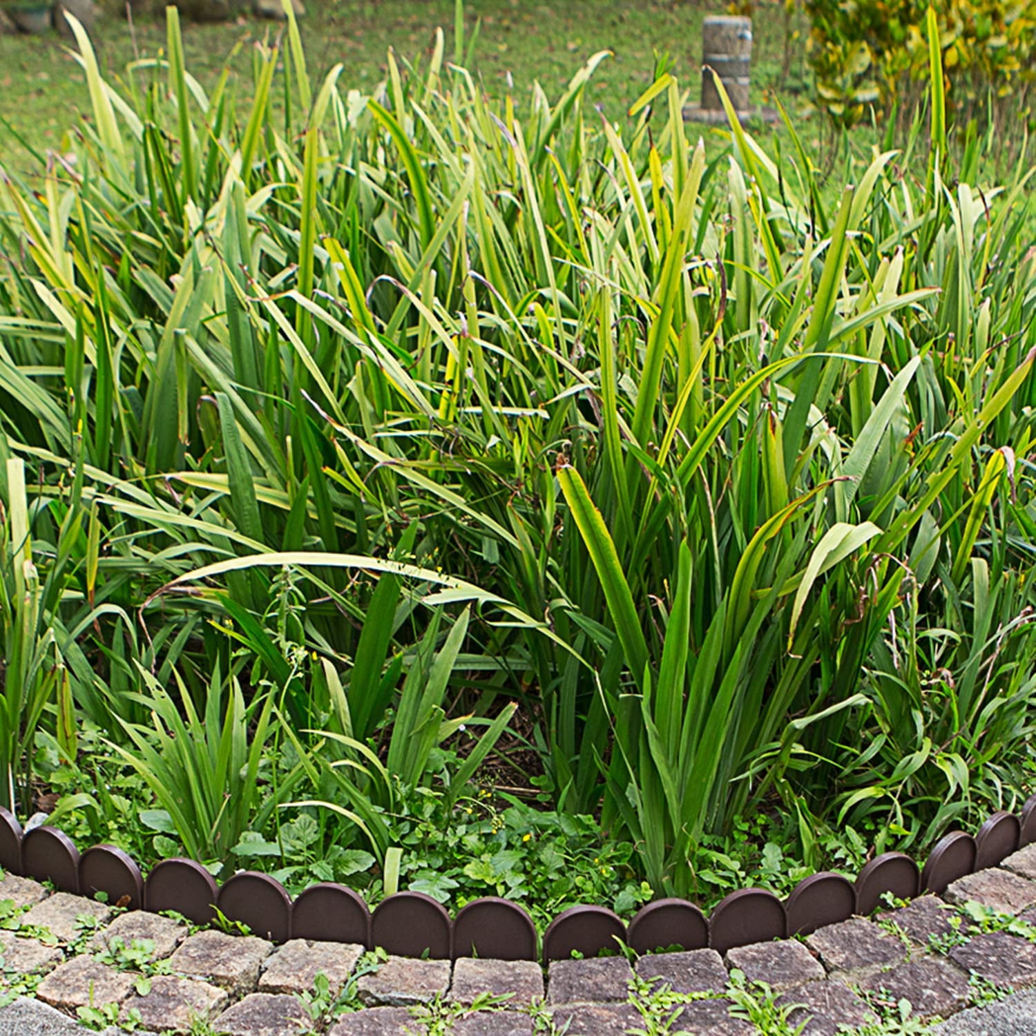 Garden Border Edging in Half Round (Semicircle) Arched Design - 15pcs Brown Yard Landscaping Fence Liner Lawn Edge Barrier - 20ft. Kit of Decorative Lawn Landscape Panels Elements