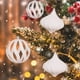 thumbnail image 1 of Juego de 2 bolas navideñas de 10 cm, caja de regalo, bolas de flocado, adornos colgantes para árbol de Navidad., 1 of 5