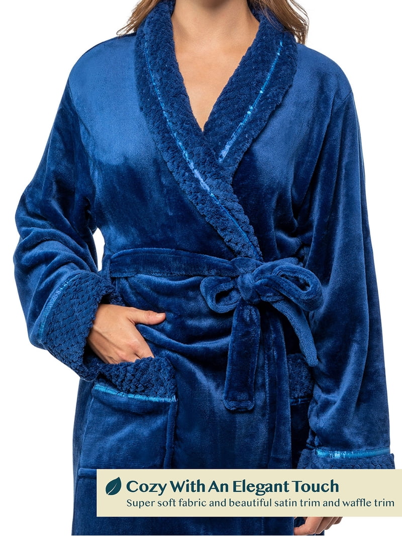 Muk Luks Women's Cozy Short Fleece Wrap Robe - Blue Snowflakes Pattern, Soft Polyester Robe For Lounging