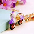 thumbnail image 1 of LLavero de aleación de moda con diamantes de imitación de gota de agua grande, llavero de carro de calabaza de dibujos animados, colgante de carro dorado, accesorios de bolso femenino, 1 of 4