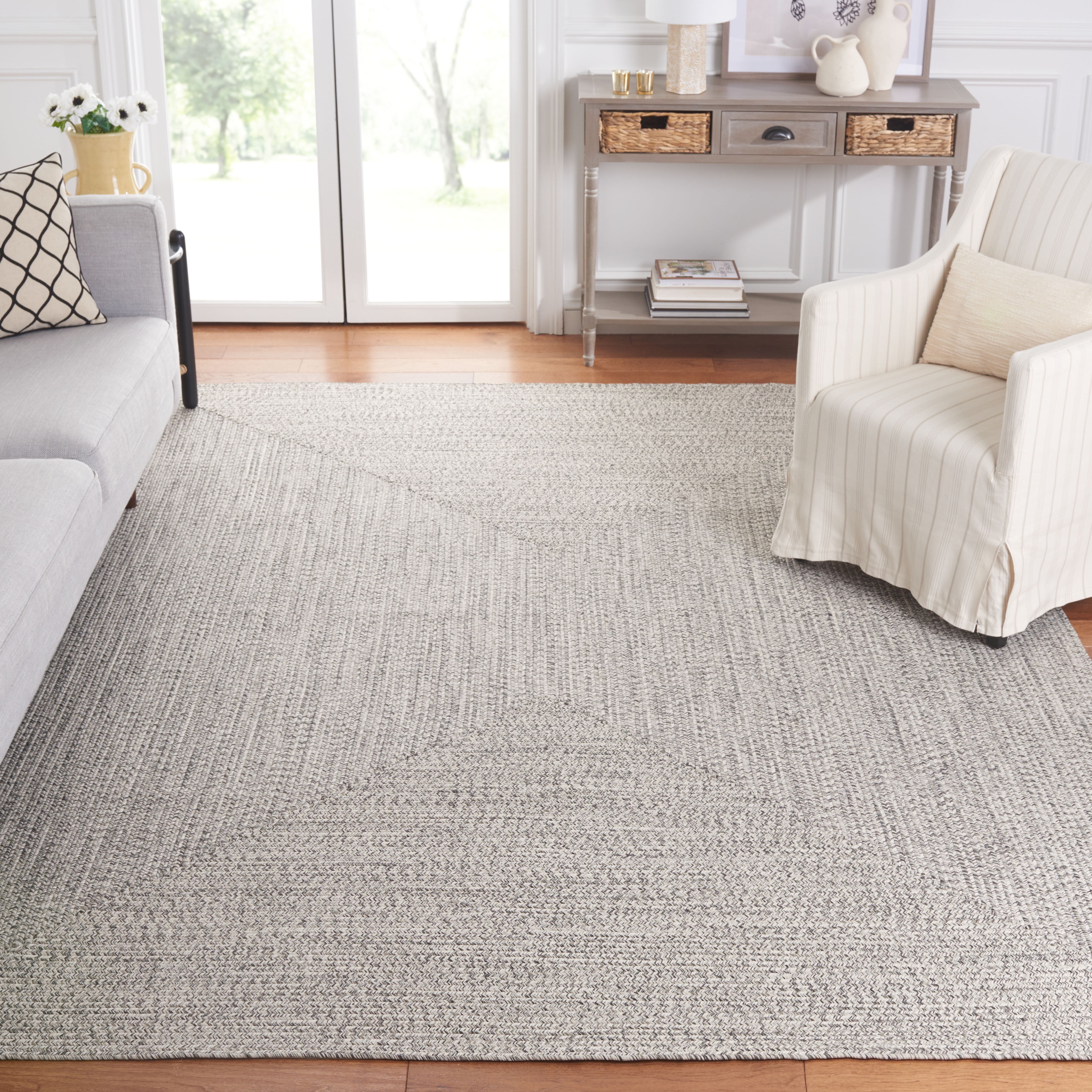 Safavieh Braided 10' X 14' Hand Woven Rug in Gray / Ivory