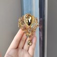 thumbnail image 4 of Broche con colgante de gota de agua grande de cristal retro europeo y americano, broche con ramillete de diamantes de imitación exagerados, accesorios de ropa, accesorios para mujer, 4 of 6