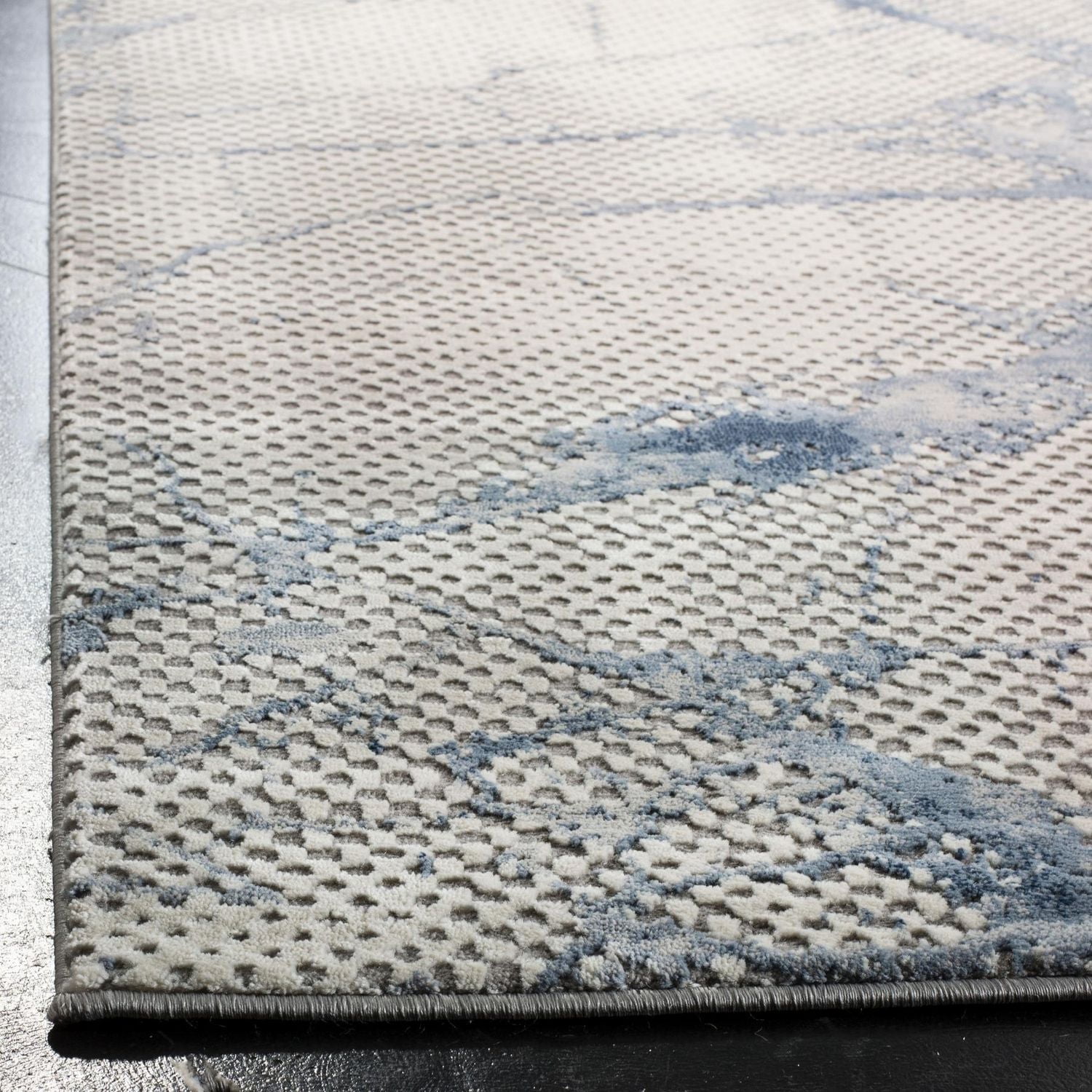 SAFAVIEH Meadow Nikeisha Tapis Abstrait