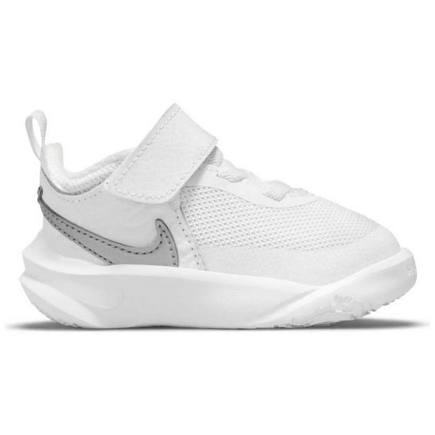 Tenis Nike Team Hustle D10 para Niños Pequeños CW6737-100 blanco - Main Image