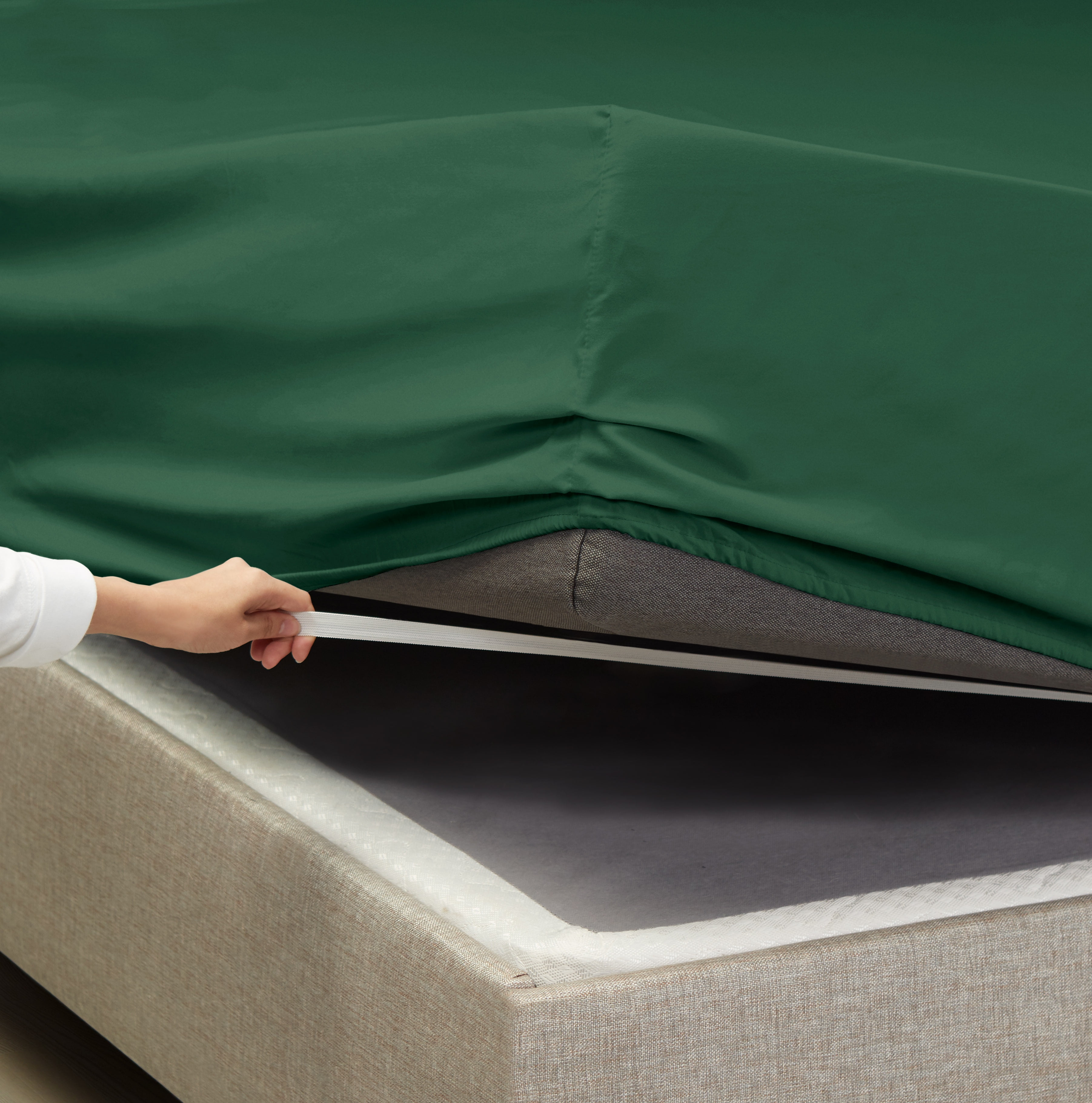 Hearth & Harbor Deep Pocket 3 Piece Solid Bed Sheet Set, 1800 Thread Count Microfiber Sheets, Twin, Hunter Green